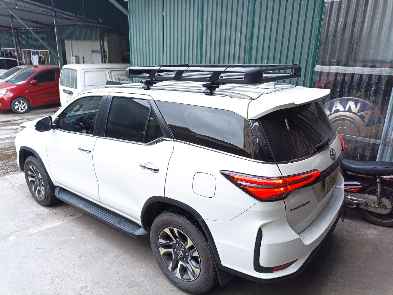 Giá nóc xe Toyota Fortuner mẫu 2 tầng Giá nóc xe Toyota Fortuner mẫu 2 tầng